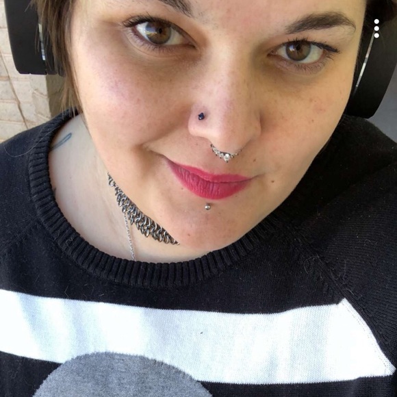 Meet your Posher, Tabitha - Picture 9 of 12